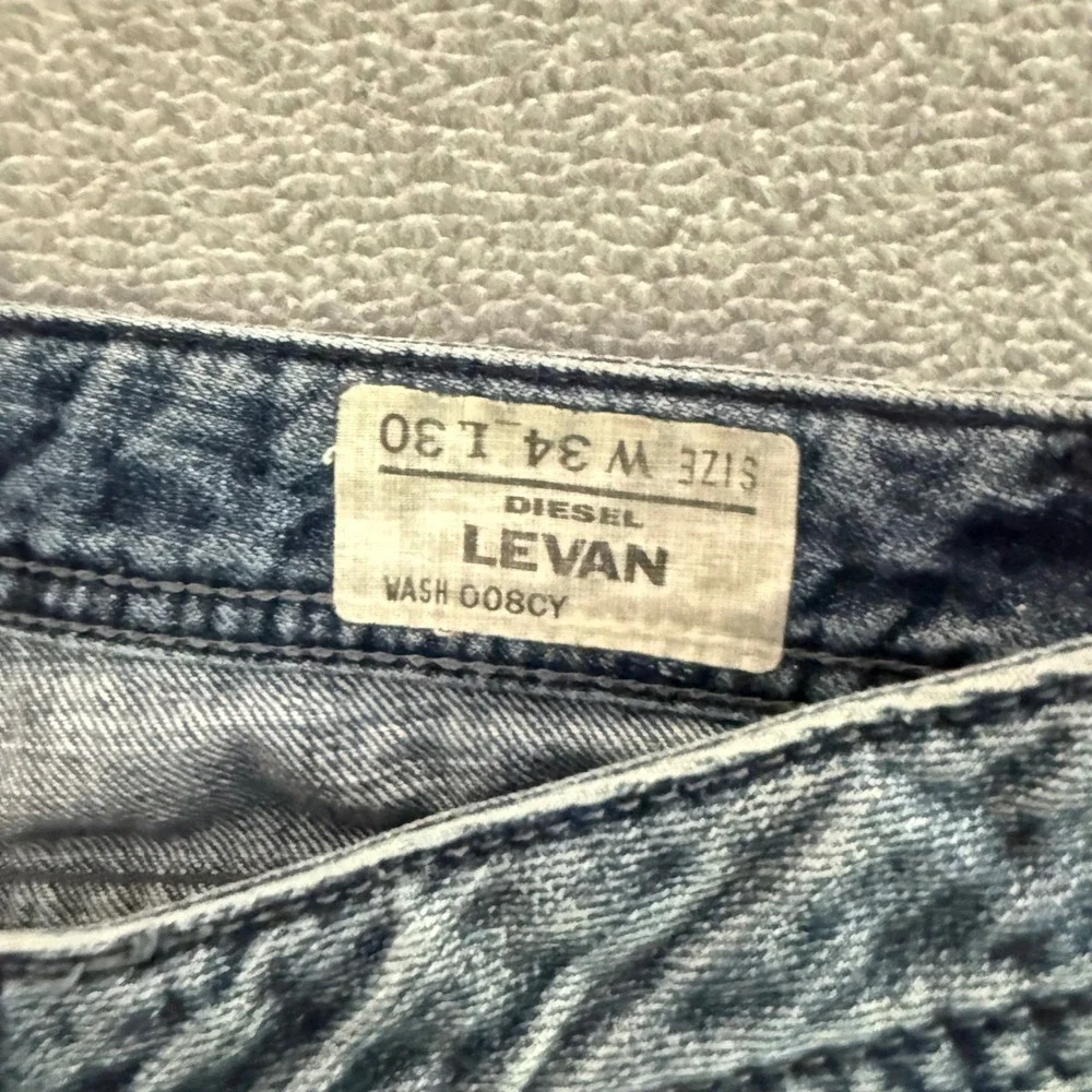 Diesel Levan Mens Jeans 34x30 Straight Leg Blue Medium Wash 008CY